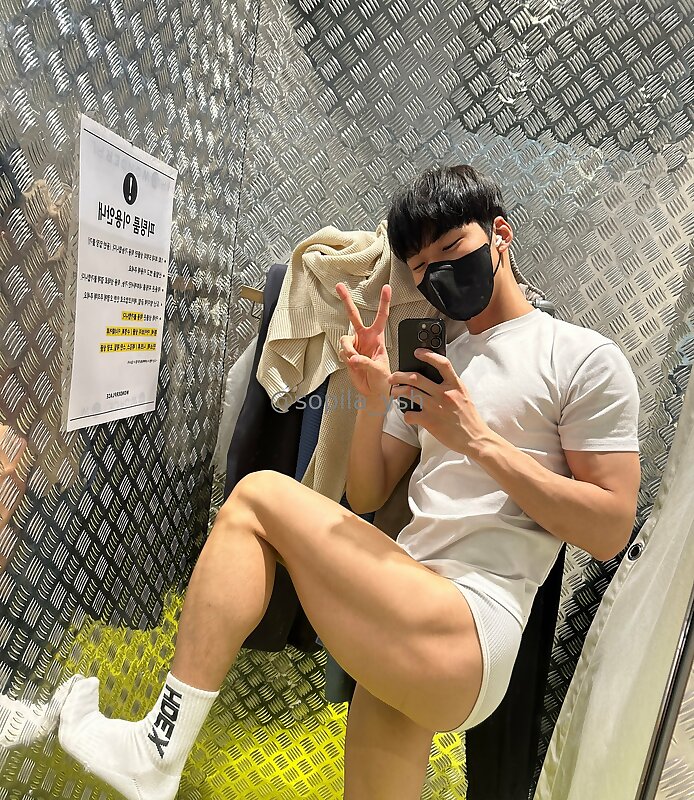 Next Image >>