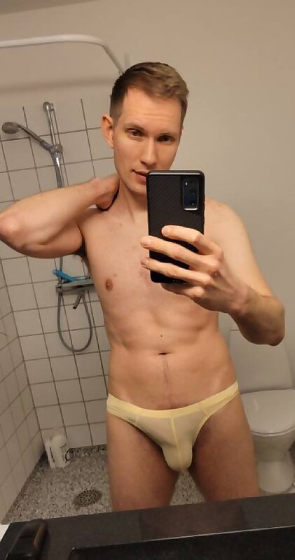 Next Image >>