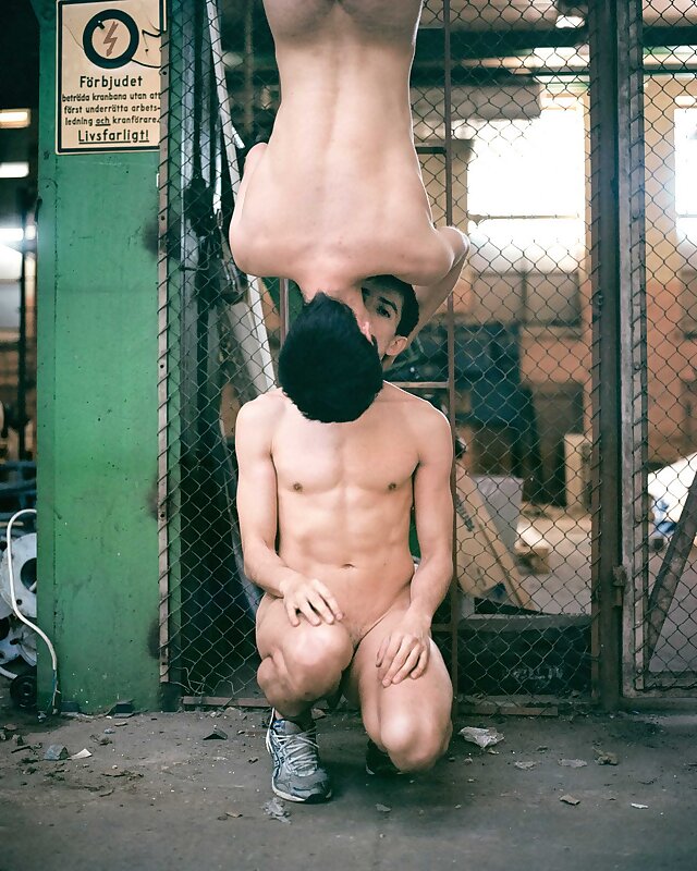 Next Image >>