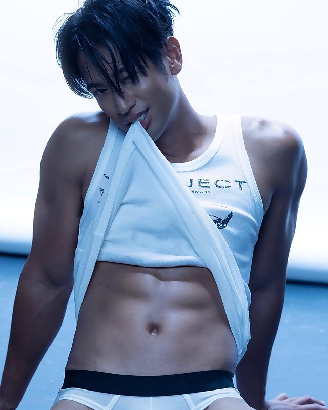 Next Image >>