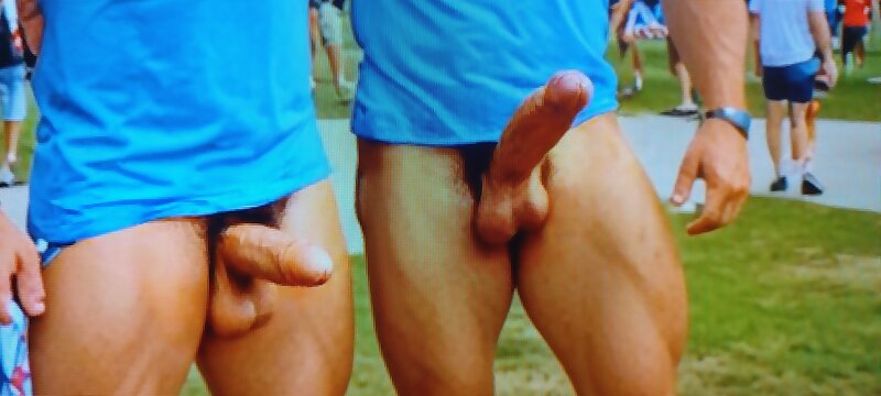 Next Image >>