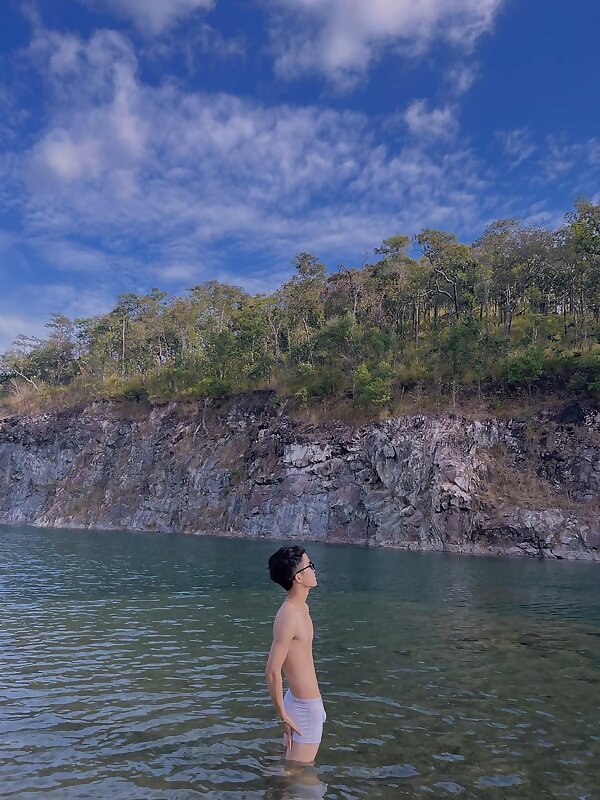Next Image >>