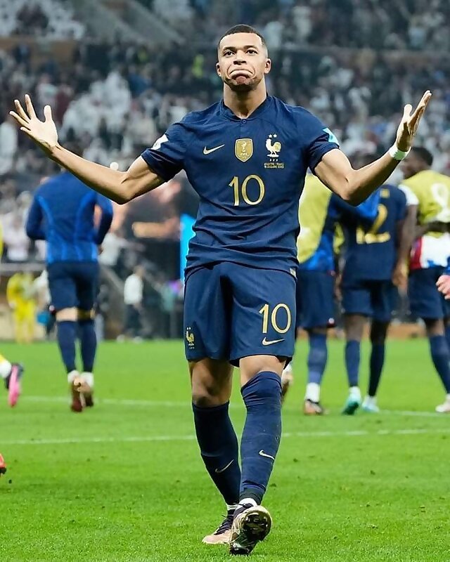 Next Image >>