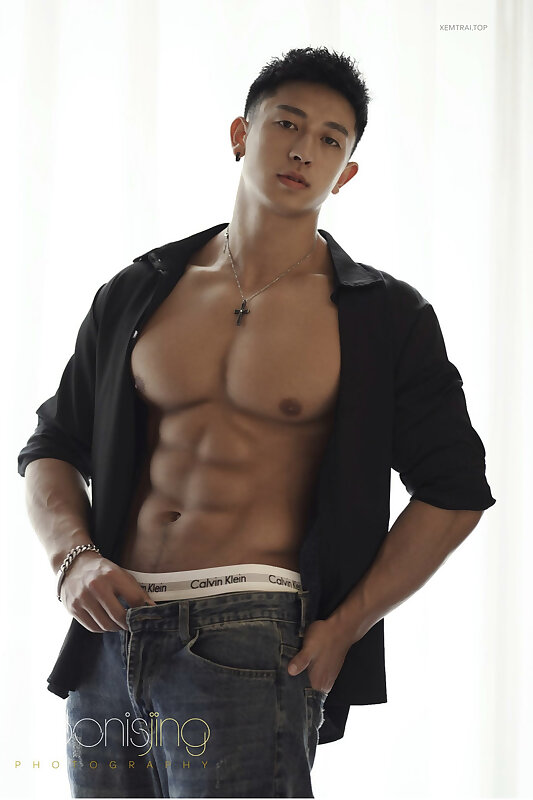 Next Image >>