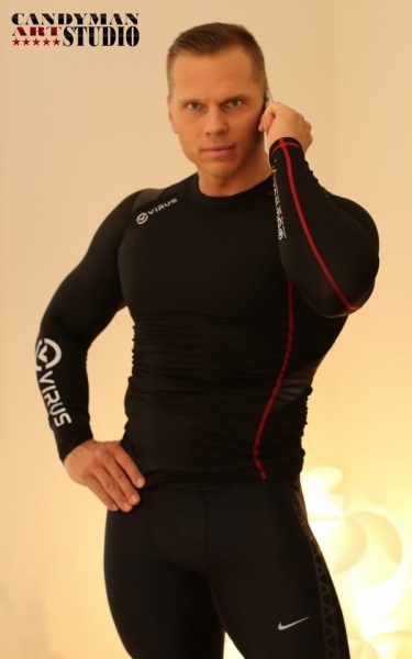 Next Image >>