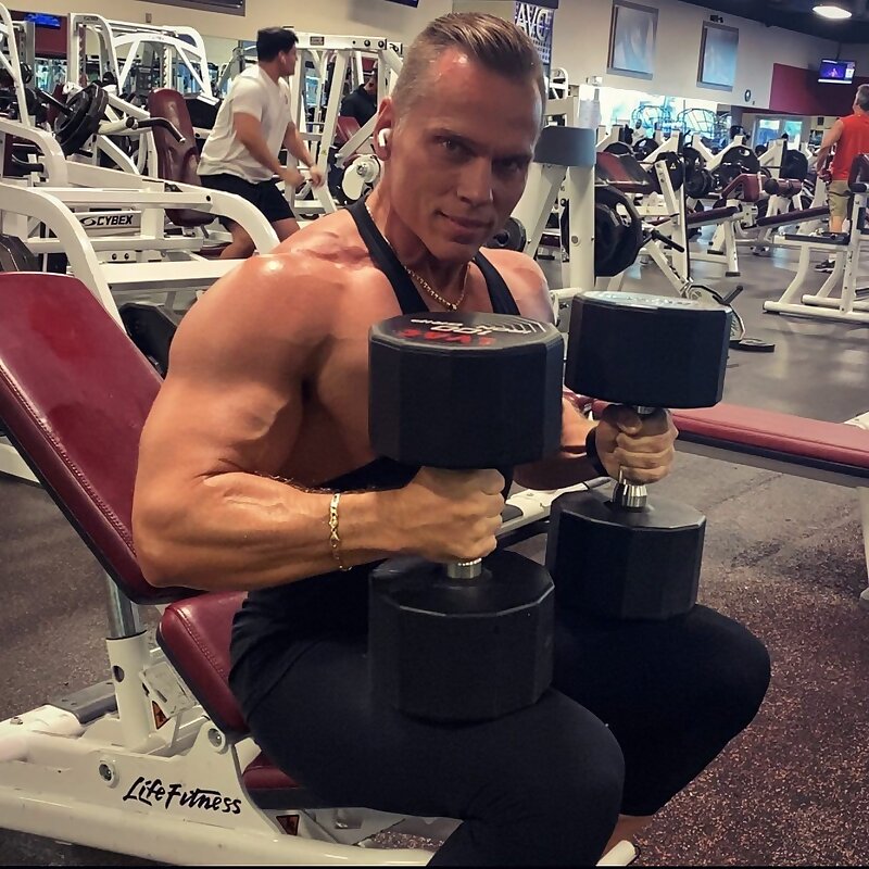 Next Image >>