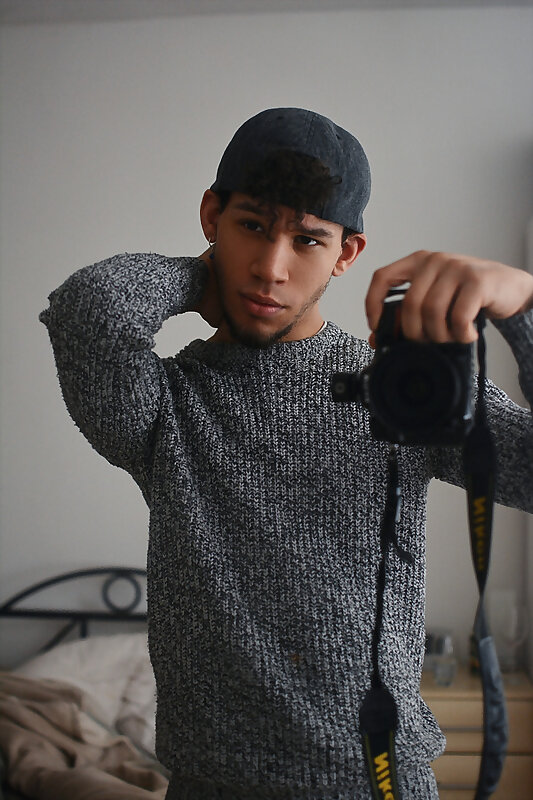 Next Image >>