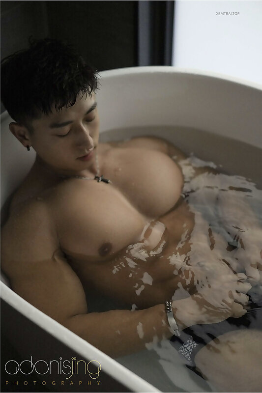 Next Image >>