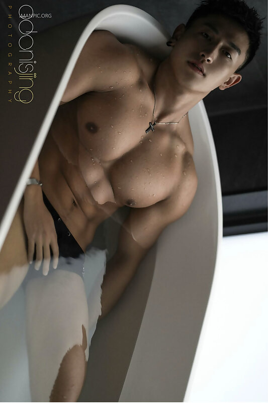 Next Image >>