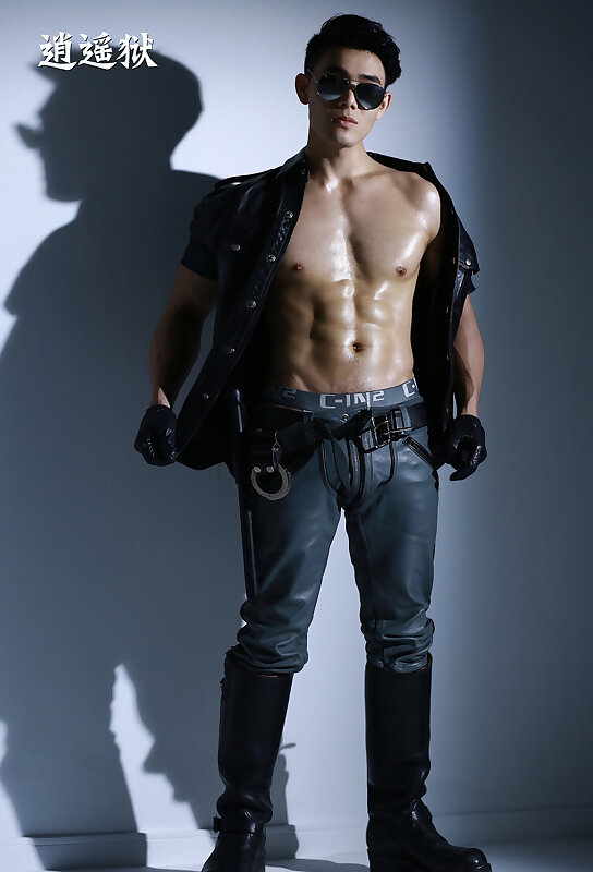 Next Image >>