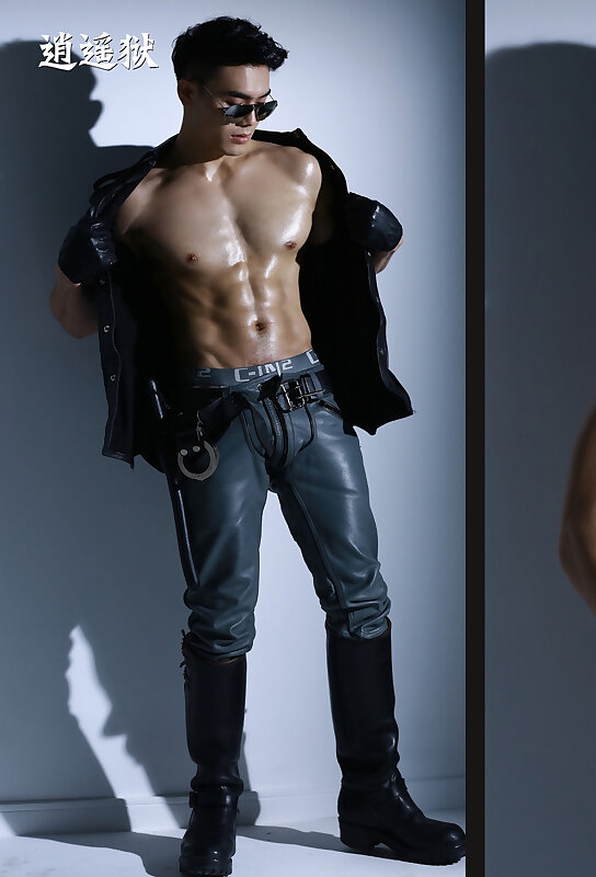 Next Image >>