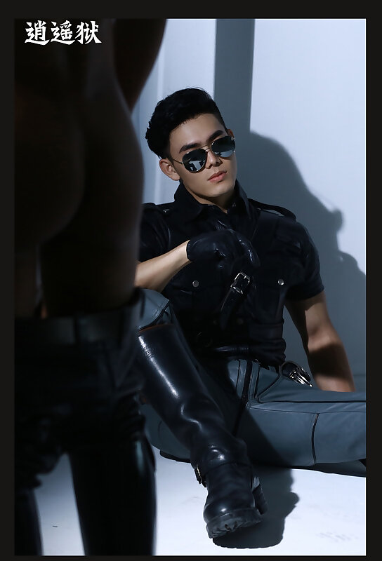 Next Image >>