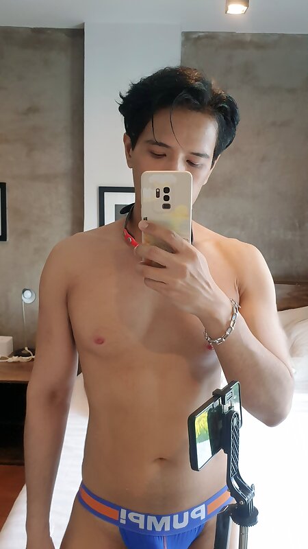 Next Image >>