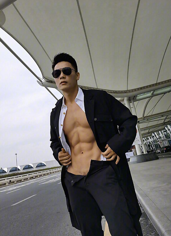 Next Image >>