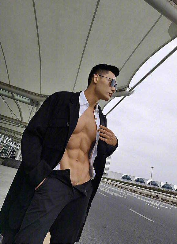 Next Image >>