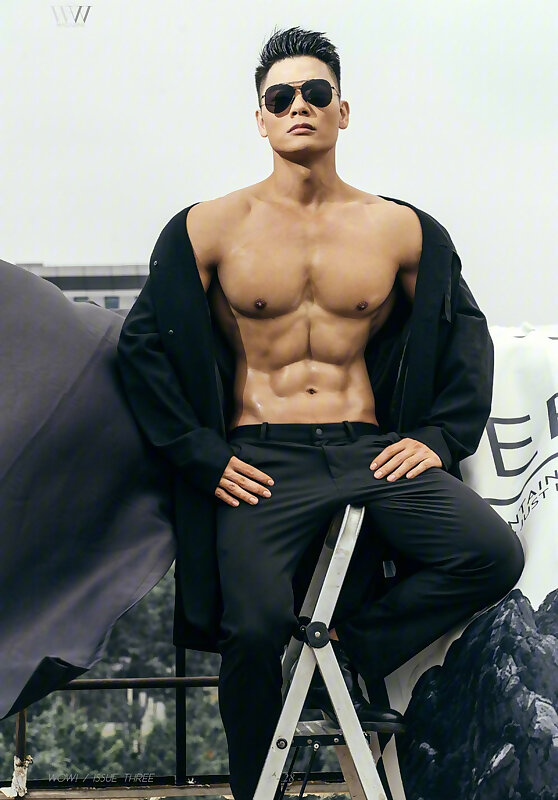Next Image >>