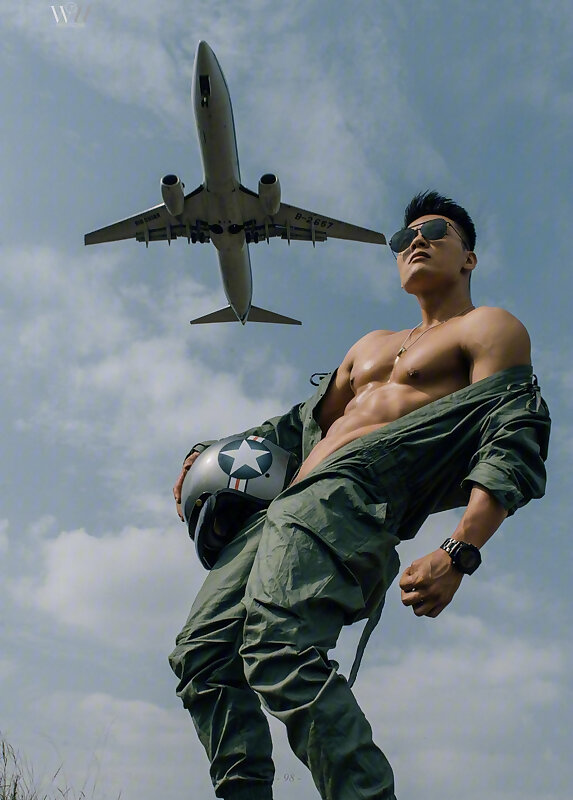 Next Image >>