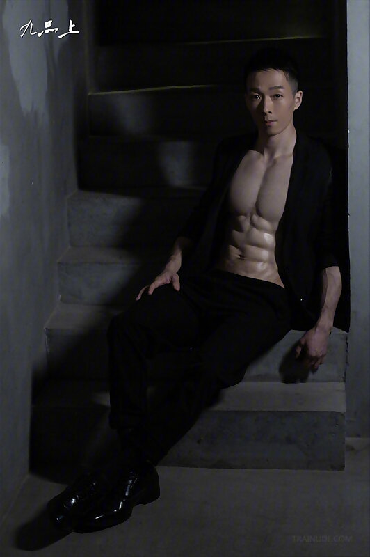Next Image >>
