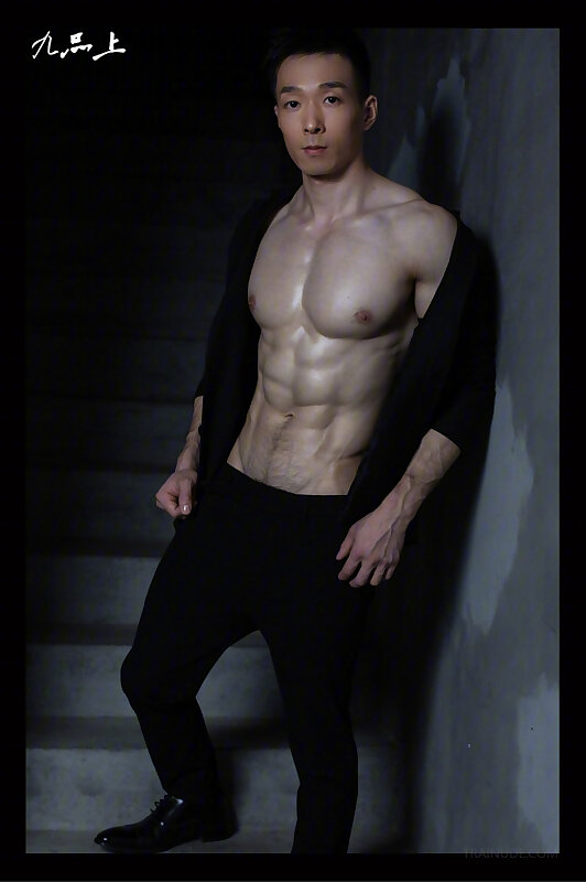 Next Image >>