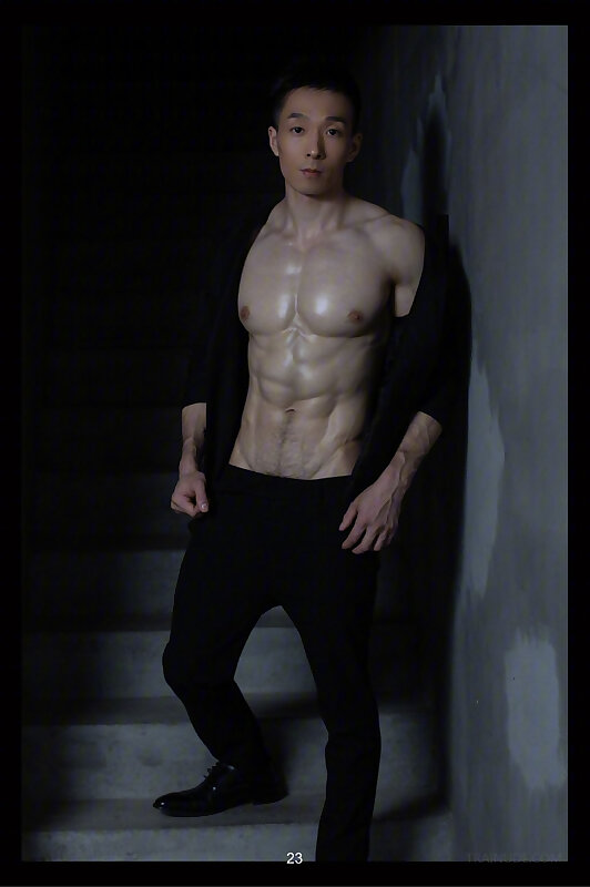 Next Image >>