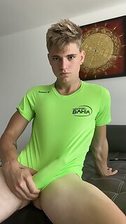 Resanu - photo 13 - BoyFriendTV.com
