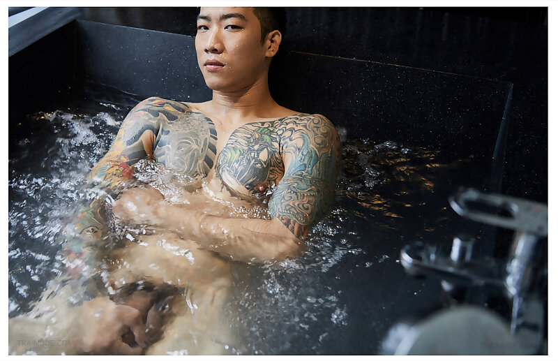Next Image >>