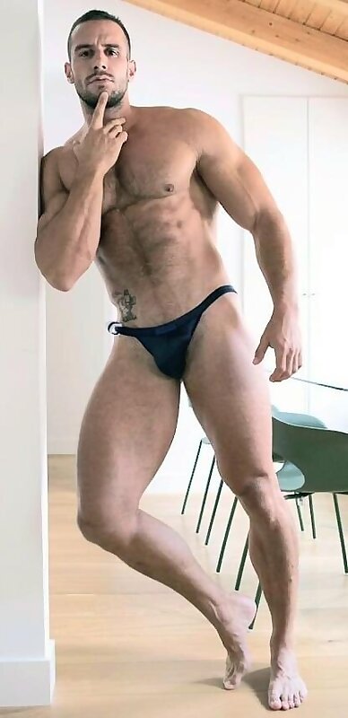 Next Image >>