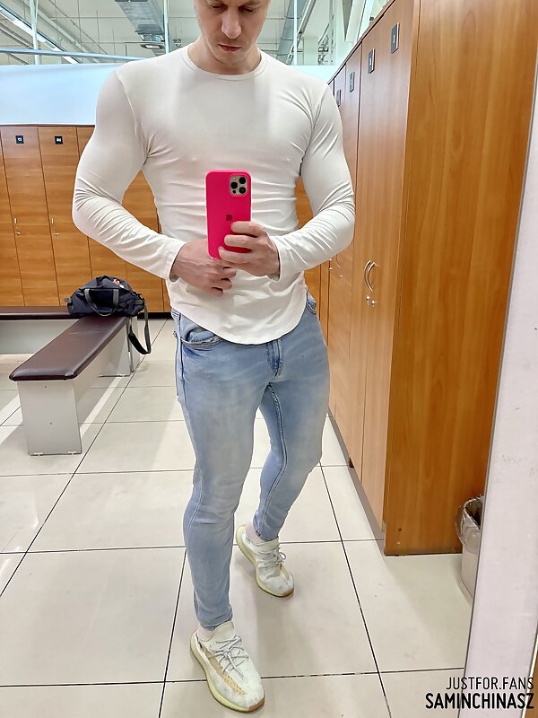 Next Image >>