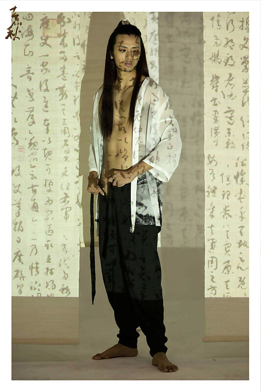 Next Image >>