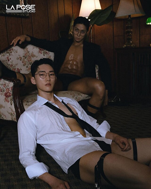 Next Image >>