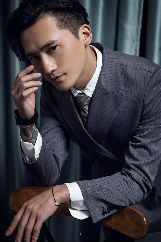 Next Image >>