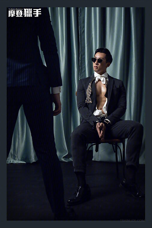 Next Image >>
