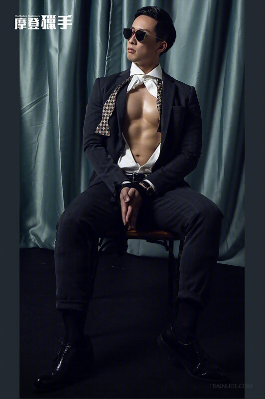 Next Image >>