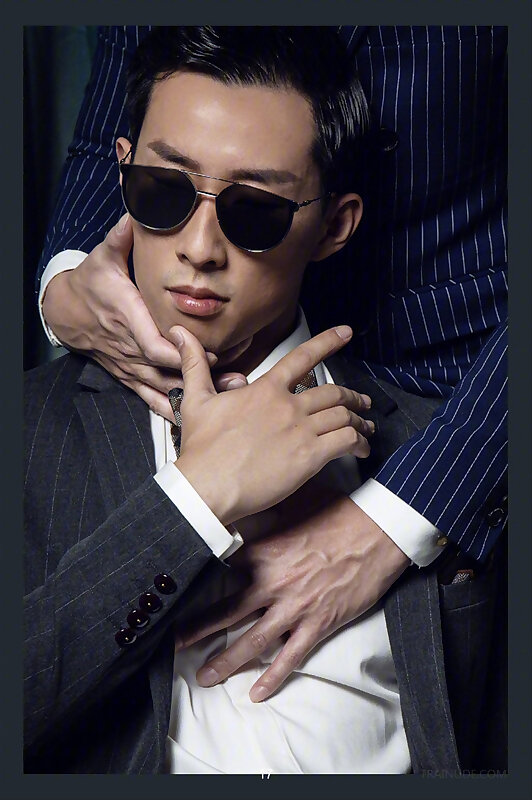 Next Image >>