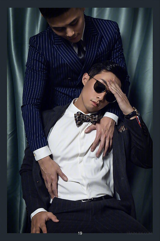 Next Image >>