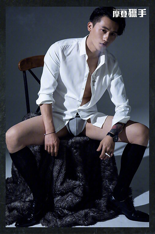 Next Image >>