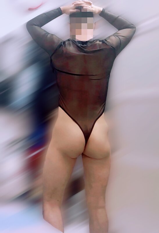 Next Image >>