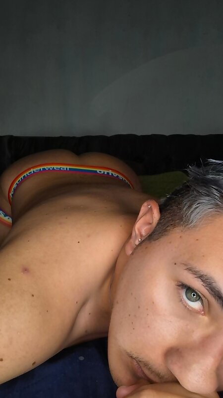 Next Image >>