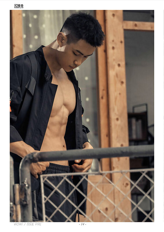 Next Image >>