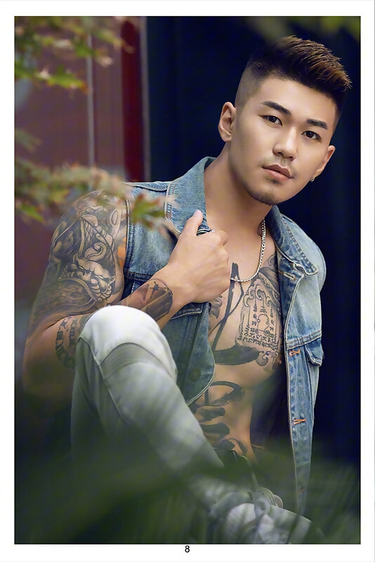 Next Image >>