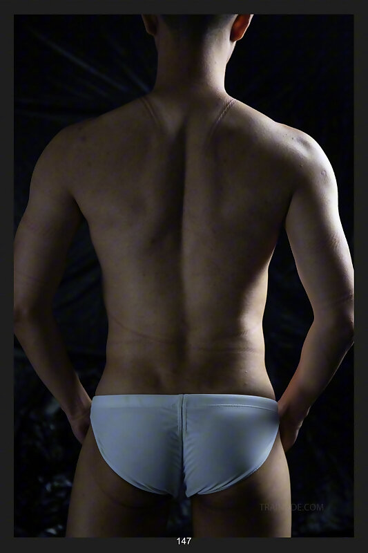 Next Image >>
