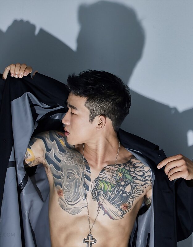 Next Image >>