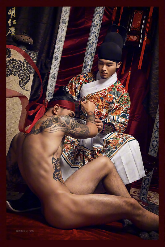 Next Image >>
