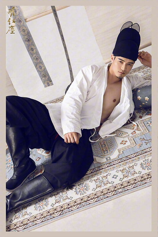 Next Image >>