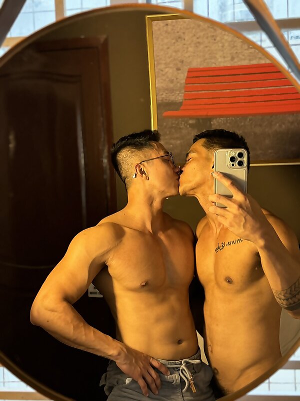 Next Image >>