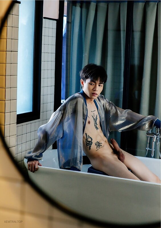 Next Image >>