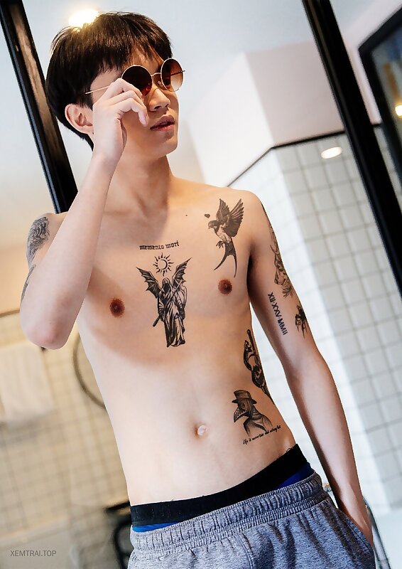Next Image >>