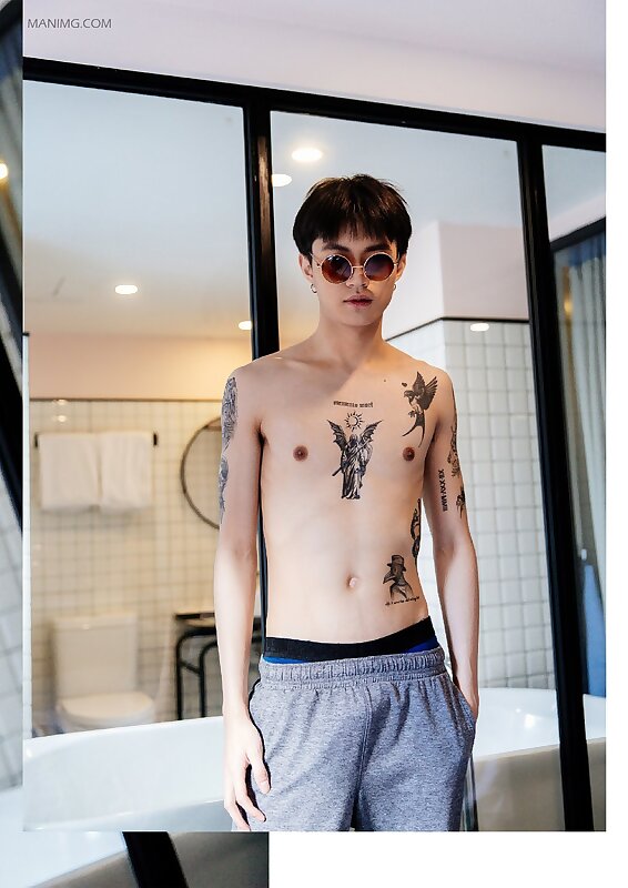 Next Image >>