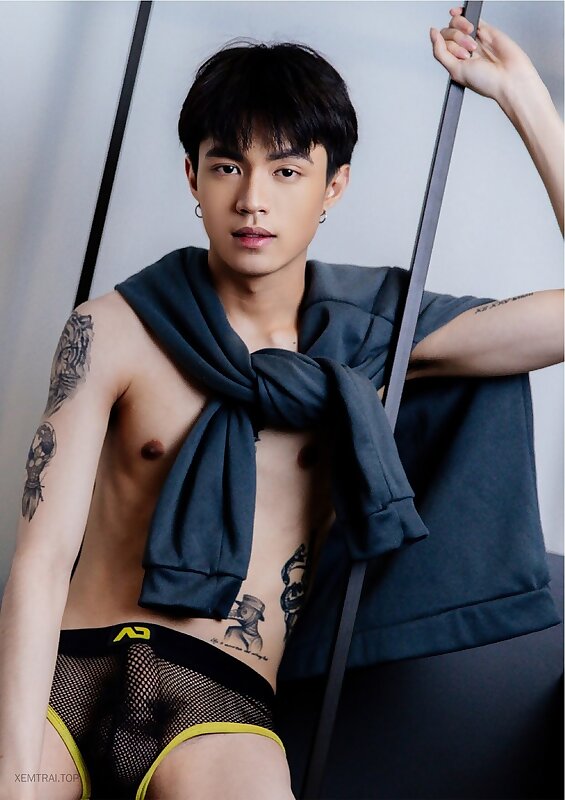 Next Image >>