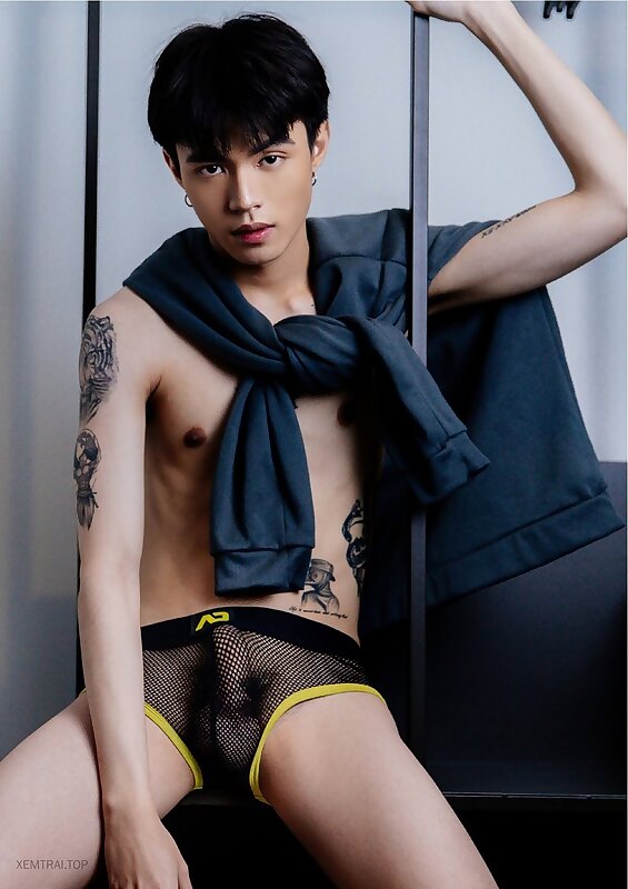 Next Image >>